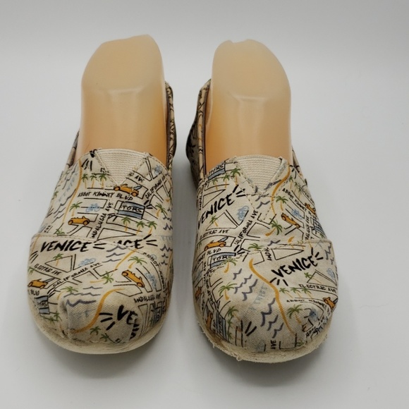 Awesome Tom's loafers Venice sz 5 - Picture 4 of 7